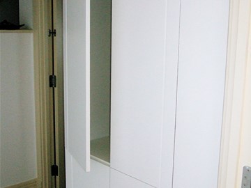 Flush Wardrobe with Touch Latches